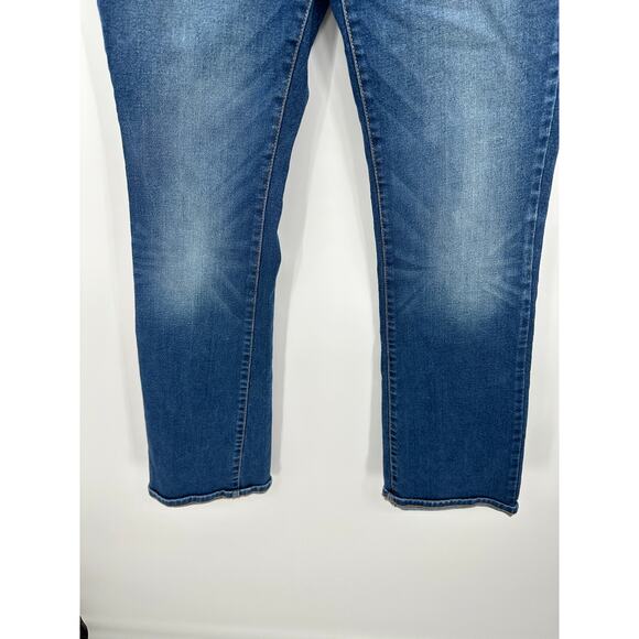 Roebuck & Co. Medium Wash Bootcut Denim Jeans Mid Rise Womens Size 8 - Picture 2 of 7